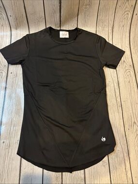 Werk size YXL Black Short Sleeve Lightweight Performance Tee